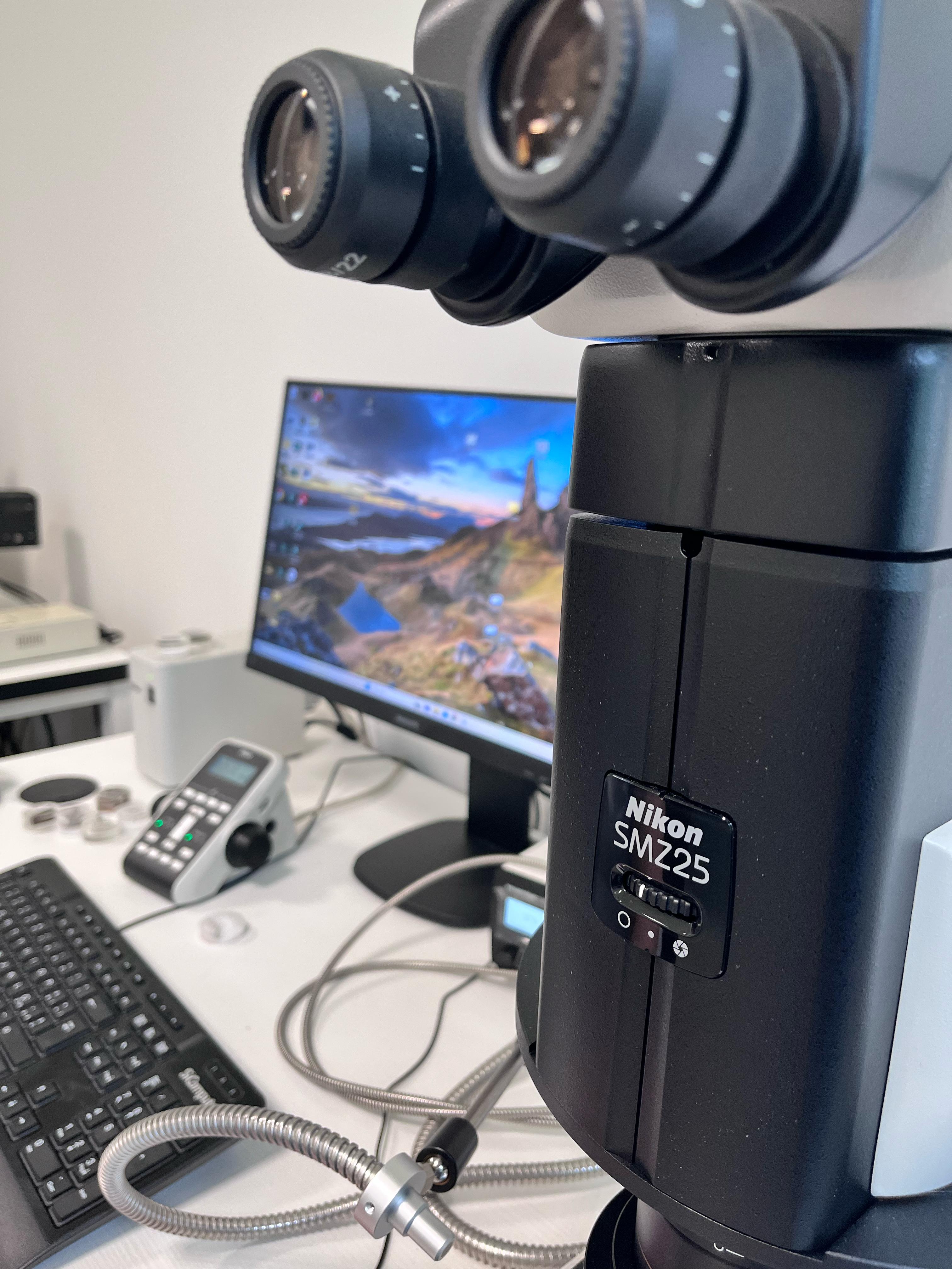 un microscopio per laboratorio failure analysis